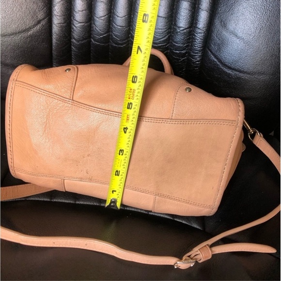 Authentic Coach Legacy Duffle Satchel in Natural Leather - Picture 9 of 16